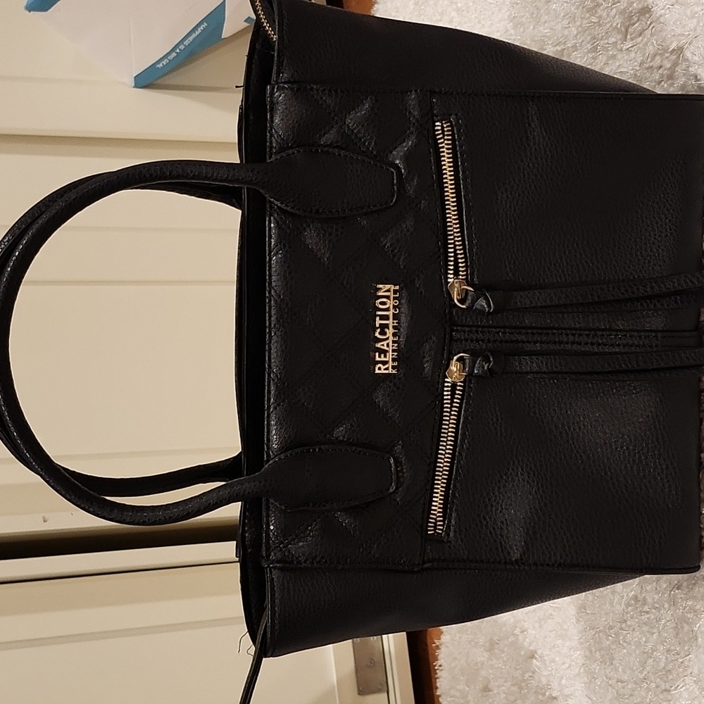 Reaction Kenneth Cole tote